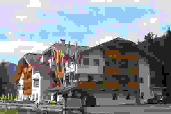 Sella-Dolomiten Mehrseillängenrouten – Kletterschule YOY