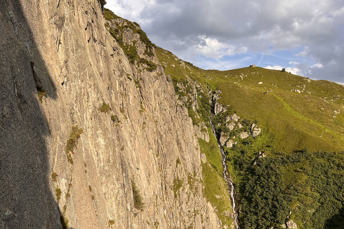 Teufelstalwand Schöllenen – Kletterschule YOYO Teufelstalwand Schöllenen – Kletterschule YOYO