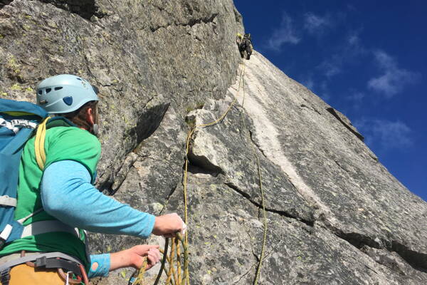 Clean Climbing Kurse Lofoten – Kletterschule YOYO