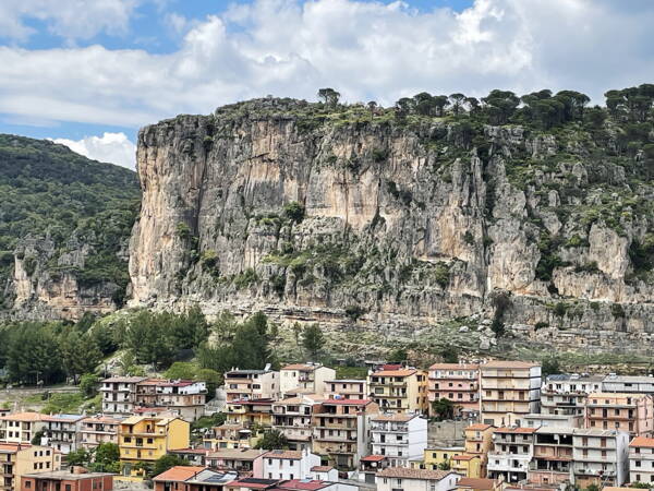 Sardinien/Ulassai Outdoor-Kletterkurse – Kletterschule YOYO