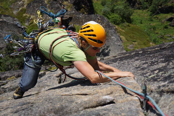 Clean Climbing Kurse Lofoten – Kletterschule YOYO Clean Climbing Kurse Lofoten – Kletterschule YOYO