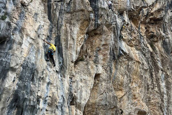 Manikia Griechenland Outdoor-Kletterkurse – Kletterschule YOYO