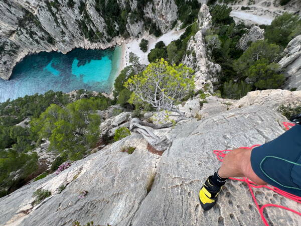 Cape Canaille, Les Calanques Mehrseillängenrouten – Kletterschule YOYO