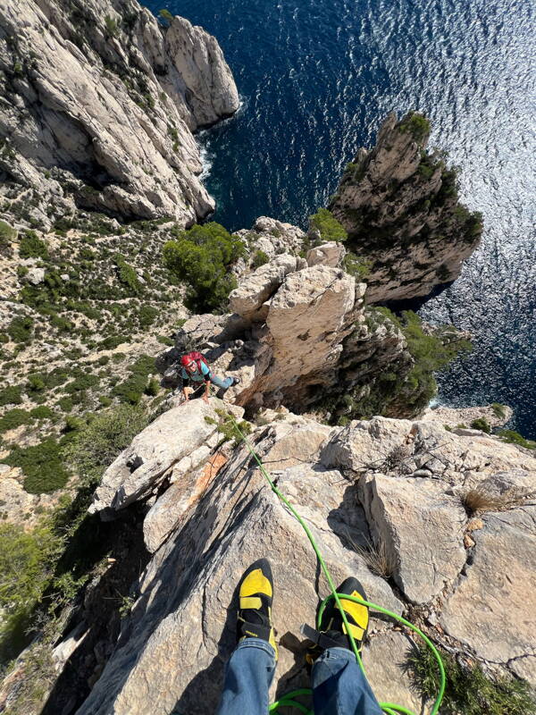 Cape Canaille, Les Calanques Mehrseillängenrouten – Kletterschule YOYO