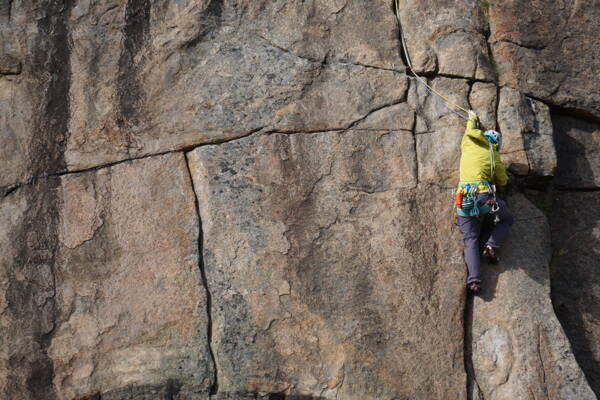 Clean Climbing Kurse Lofoten – Kletterschule YOYO
