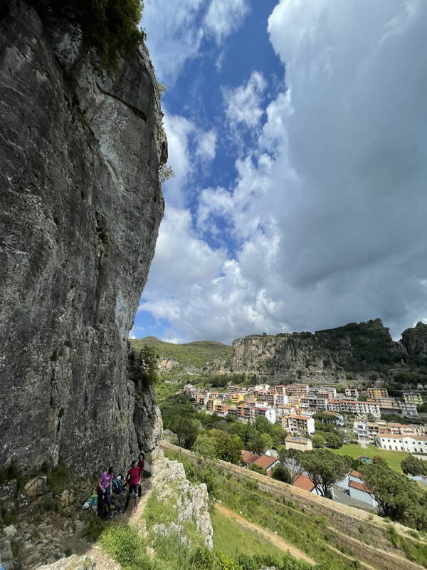 Sardinien/Ulassai Outdoor-Kletterkurse – Kletterschule YOYO