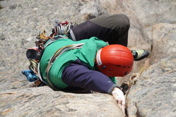 Clean Climbing Kurse Lofoten – Kletterschule YOYO