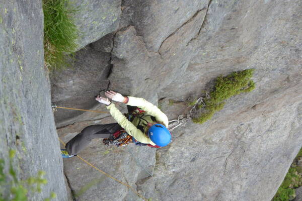 Clean Climbing Kurse Lofoten – Kletterschule YOYO