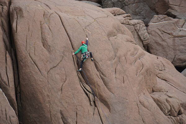 Clean Climbing Kurse Lofoten – Kletterschule YOYO