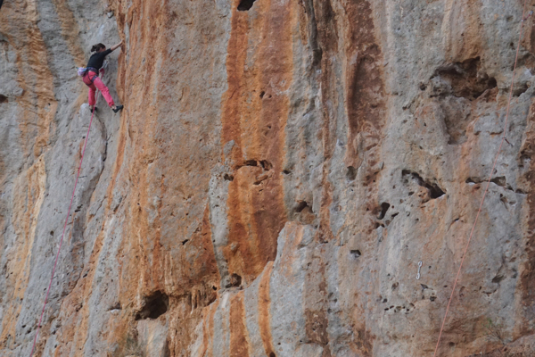 Leonidio/Kyparissi Outdoor-Kletterkurse – Kletterschule YOYO