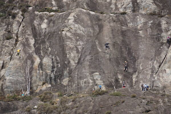 Ponte Brolla Outdoor-Kletterkurse – Kletterschule YOYO